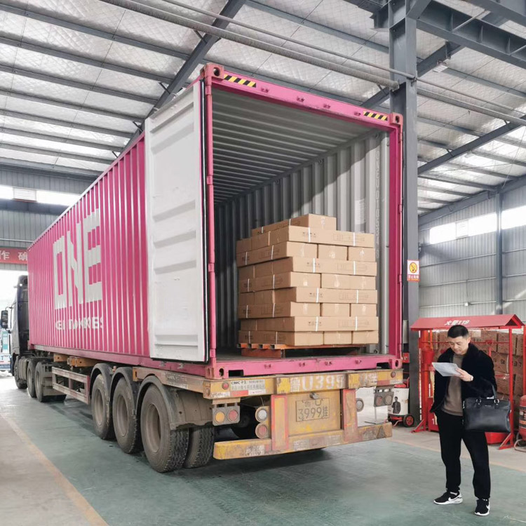 出口非洲一體化太陽能路燈鋰電路燈項(xiàng)目正在加緊供貨中